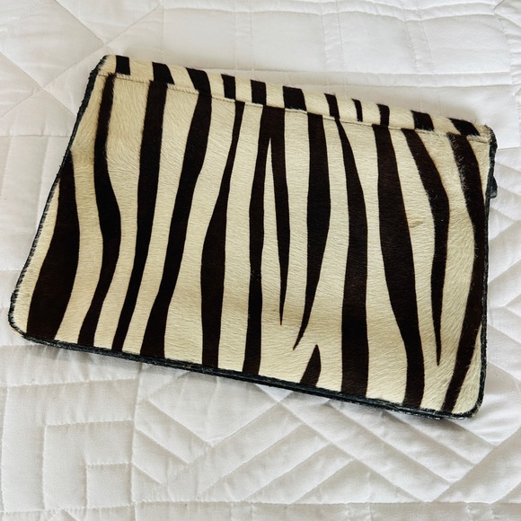 Susan Bennis Warren Edwards Genuine Calf Hair Leather Zebra Print Clutch - Picture 4 of 9